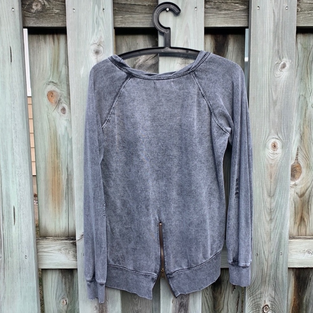 Washed gray zipper back pullover